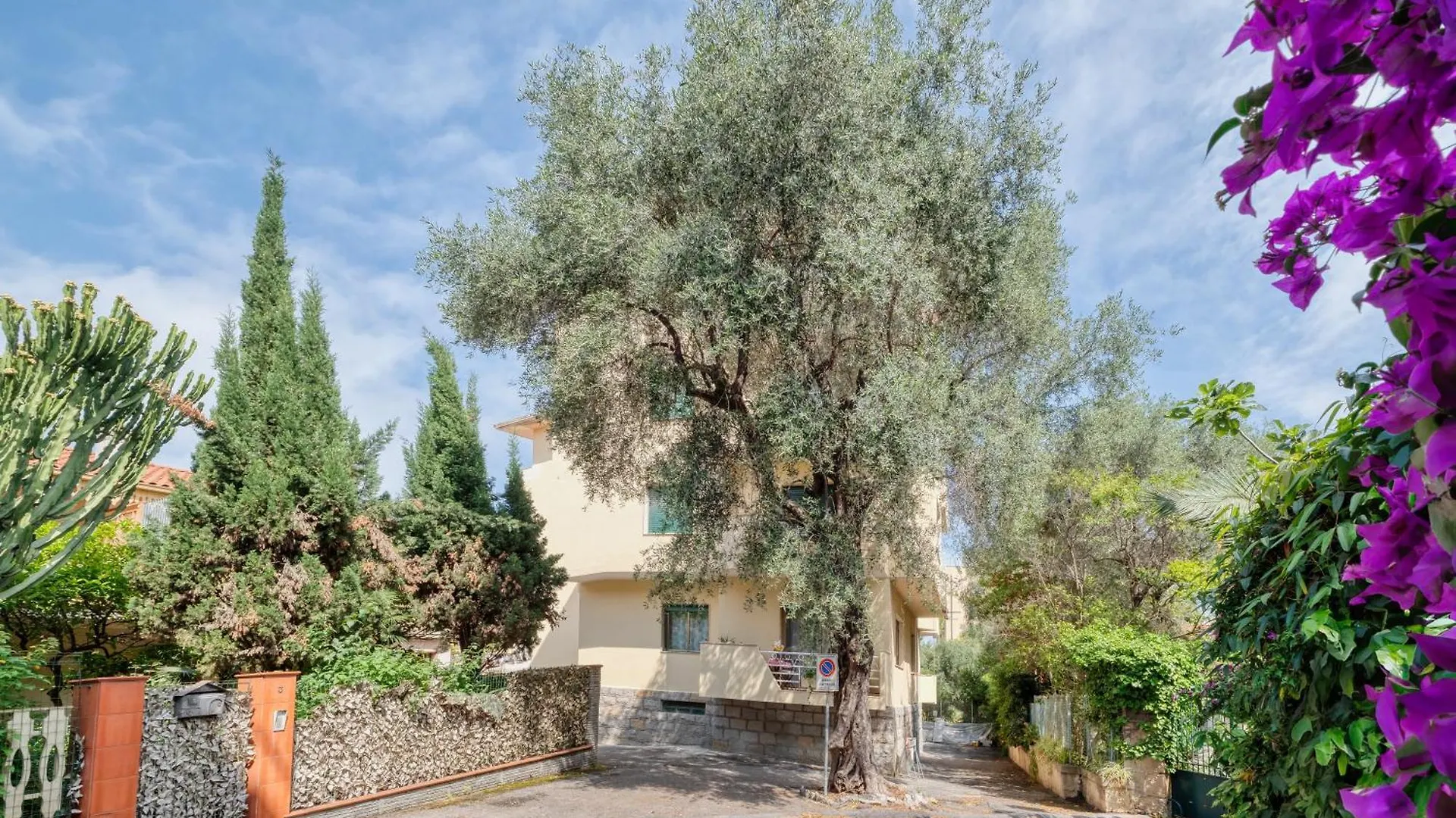 Casa Anele - Happy Rentals Bordighera Apartment